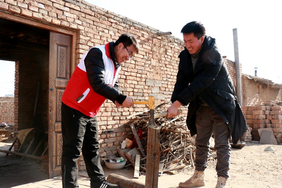 杨小明：公益路上的无悔行者