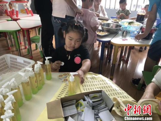 垃圾分类新时尚幼儿园果皮变酵素化身“环保基地”