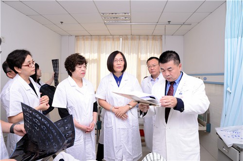 北京大学肿瘤医院专家团队公益活动走进山东临朐